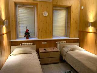 Отель Гостиница Ника Дзержинск Двухместный номер с 2 отдельными кроватями и собственной ванной комнатой-9